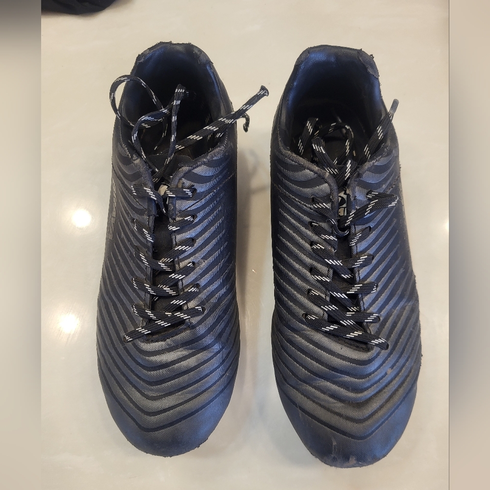 Boys Size 10 Soccer Cleats